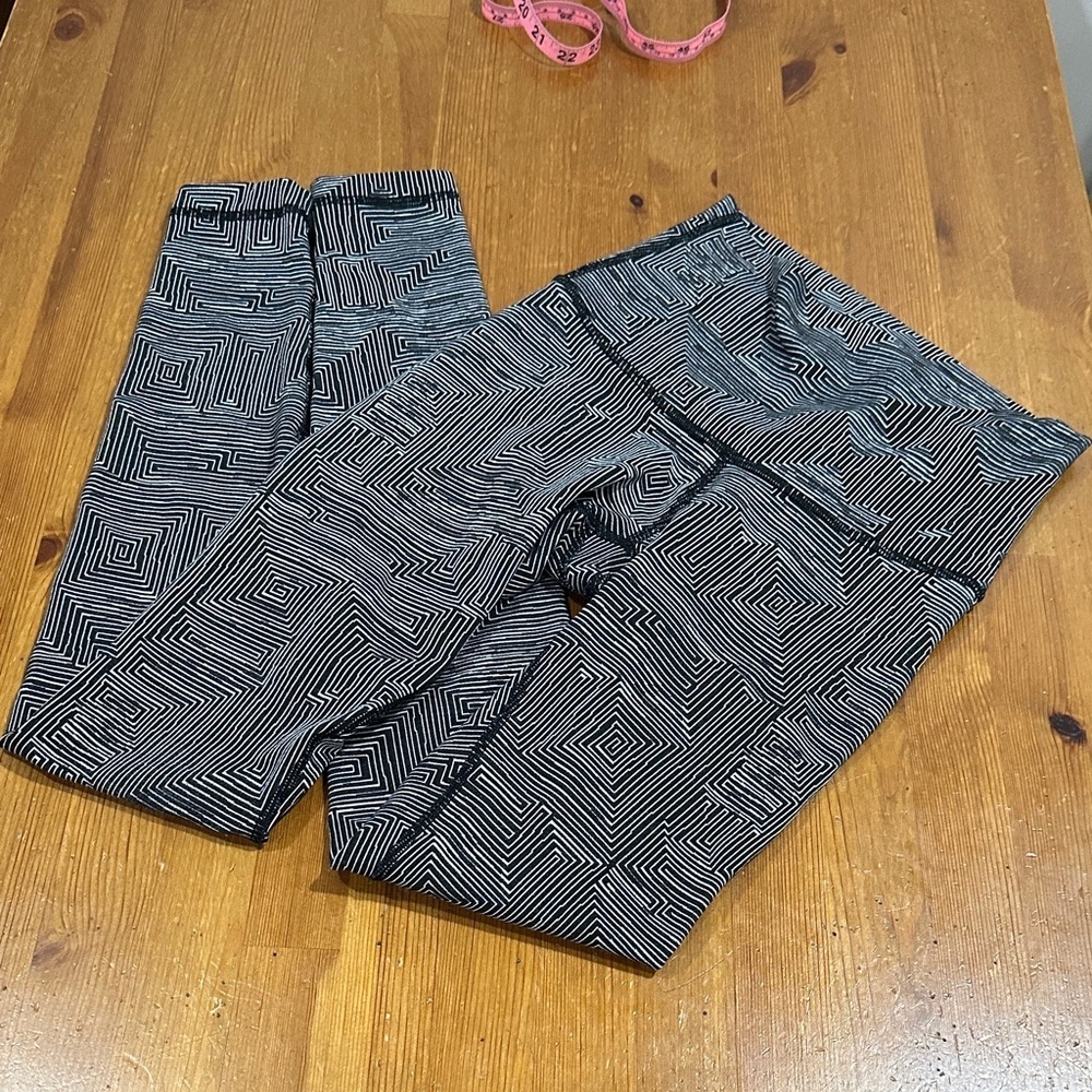 lululemon athletica Black and White Patterned Leggings - Picture 11 of 11
